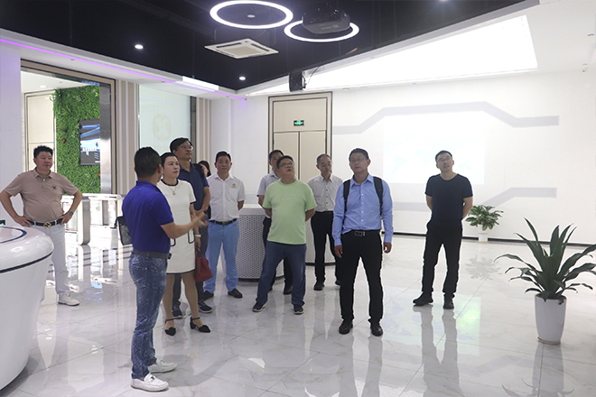 Warmly welcome Suzhou Riying Electronics to visit our company to guide the work!