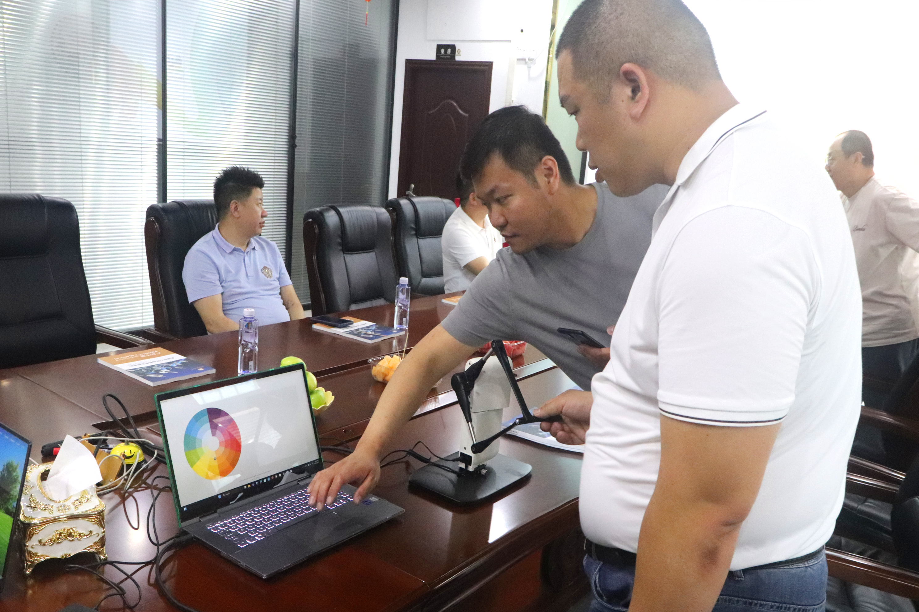 On April 21, 2022, we warmly welcome Canadian customers to visit our company for business discussion