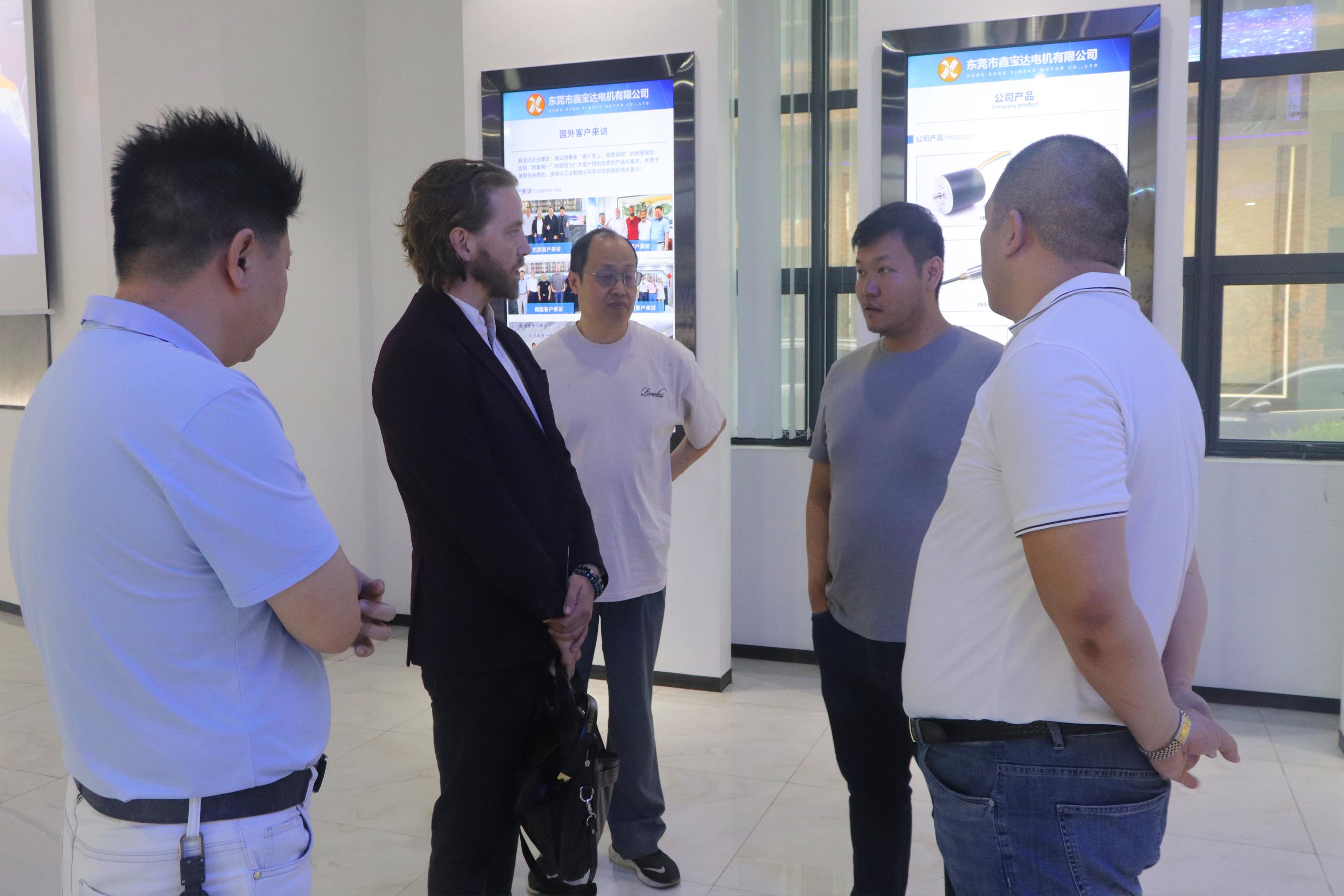 On April 21, 2022, we warmly welcome Canadian customers to visit our company for business discussion
