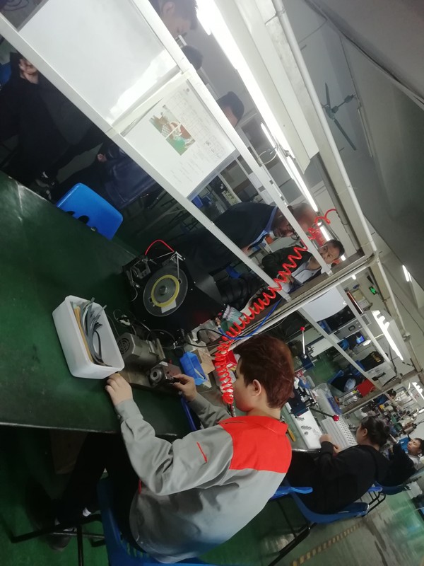 AMERICAN CUSTOMERS COME  TO VISIT OUT COMPANY AND FACTORY,TODAY.